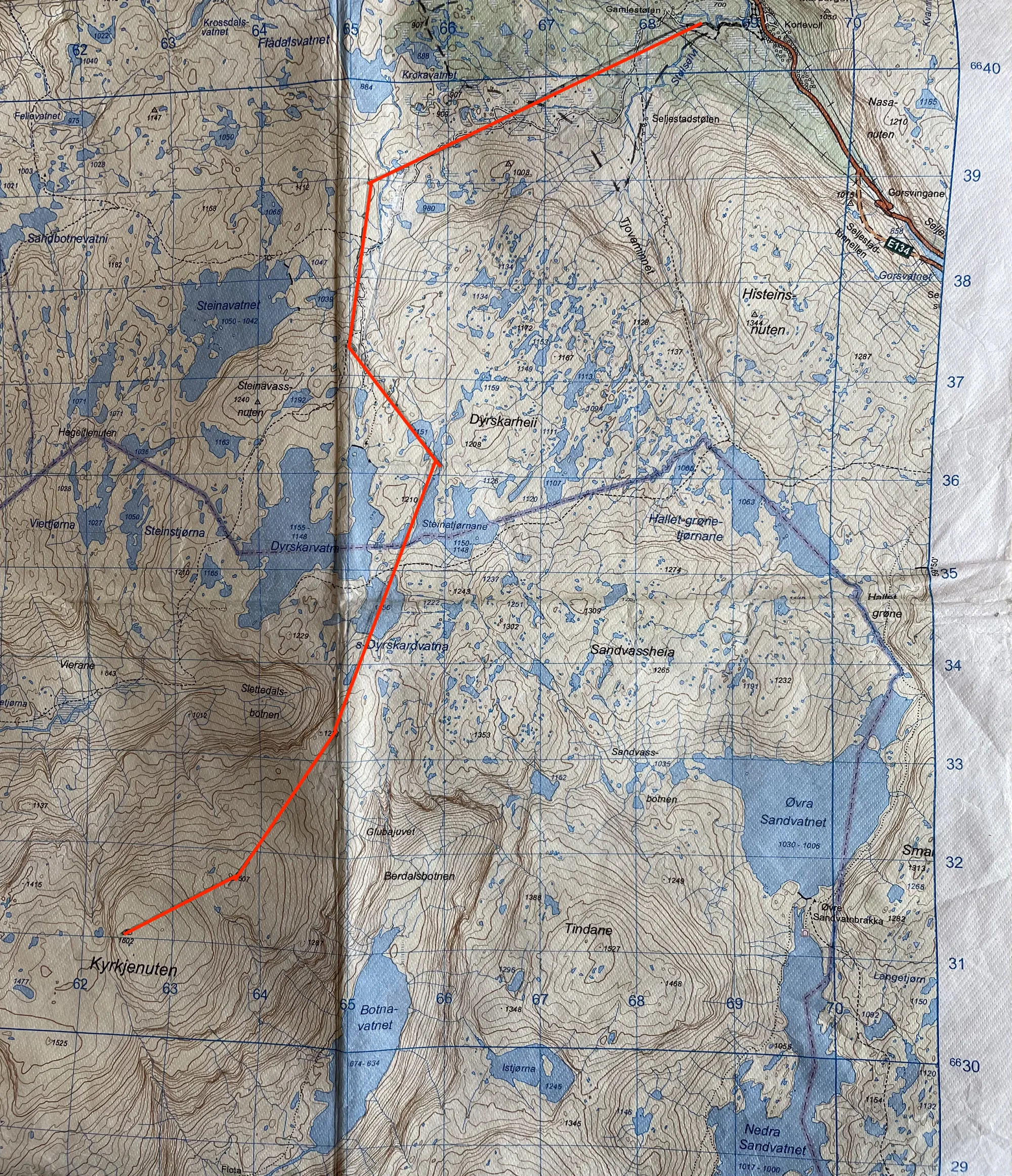 Map of the route Korlevoll – Kyrkjenuten, with six compass bearings.