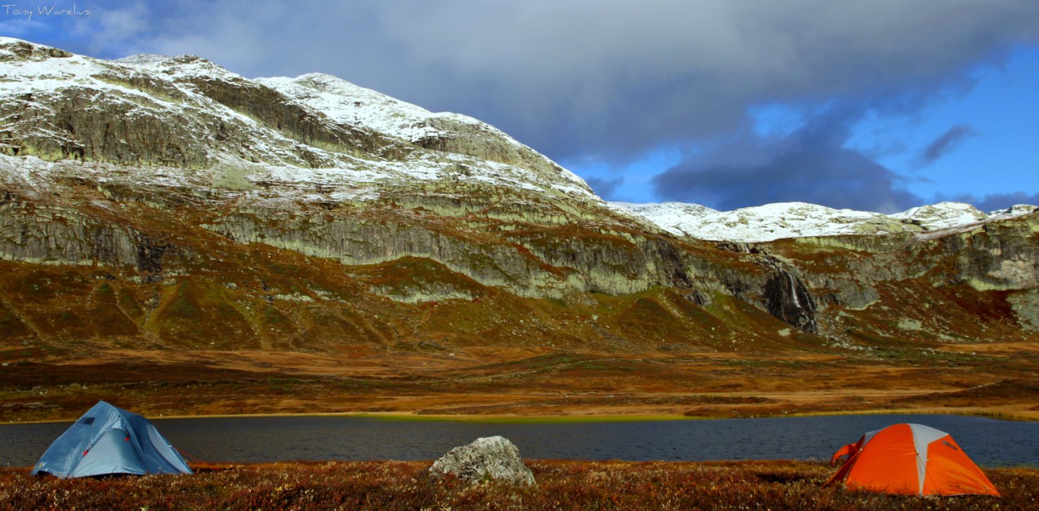 Tunneltelt på fjellet.